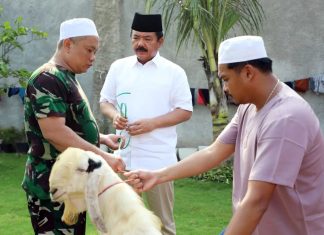 Rayakan Idul Adha, Menko Polhukam Ingatkan Pentingnya Pengorbanan Bagi Bangsa dan Negara Rayakan Idul Adha Menko Polhukam Ingatkan Pentingnya Pengorbanan Bagi Bangsa dan Negara
