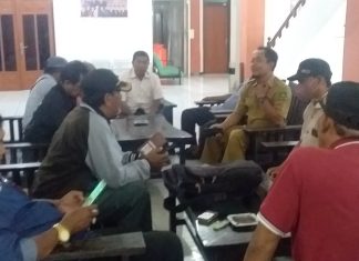 Ketua DPRD Sementara di tuntut Mundur. Sekretariat DPRD Sumenep, Mentahkan Audiensi